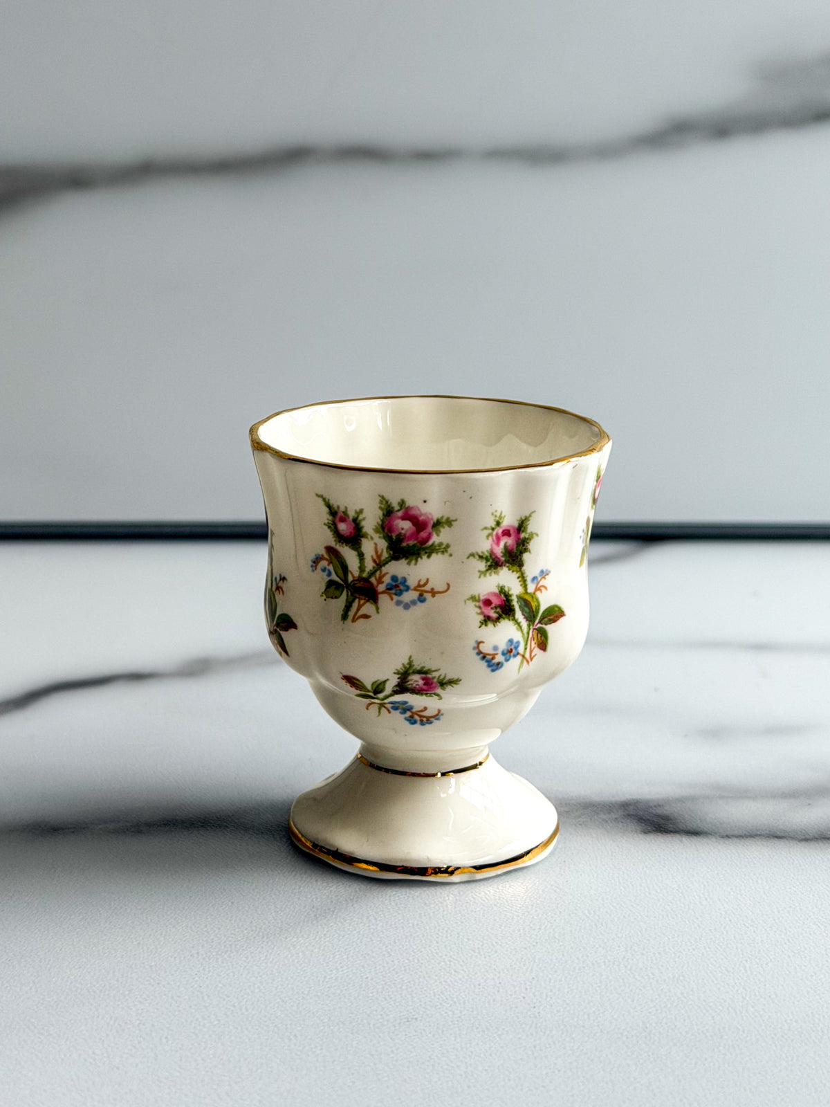 Vintage Royal Albert Winsome Bone China Footed Egg Cup Pink Roses Gold Trim England