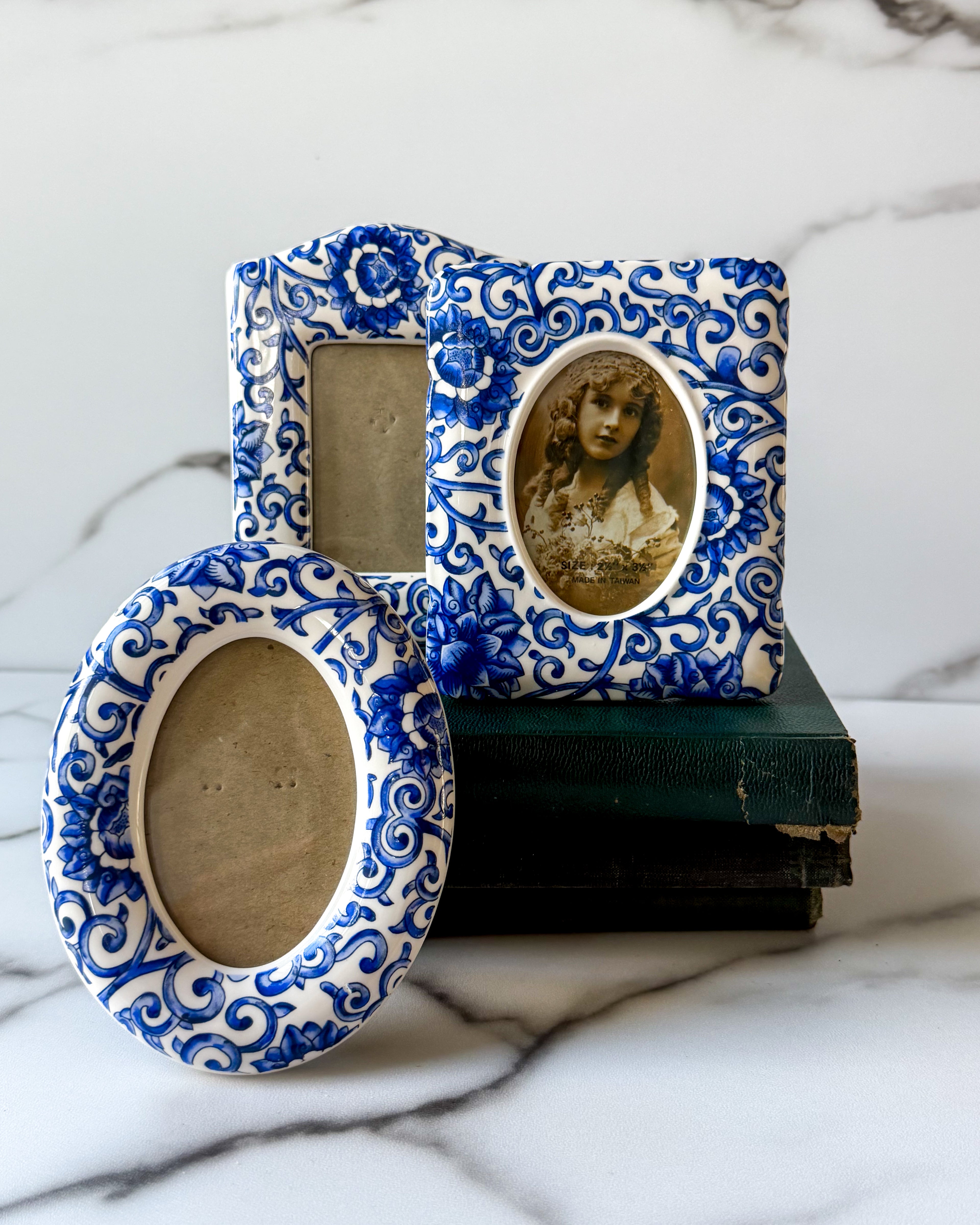 Vintage Blue & White Floral Decorative Picture Frames – Set of 3