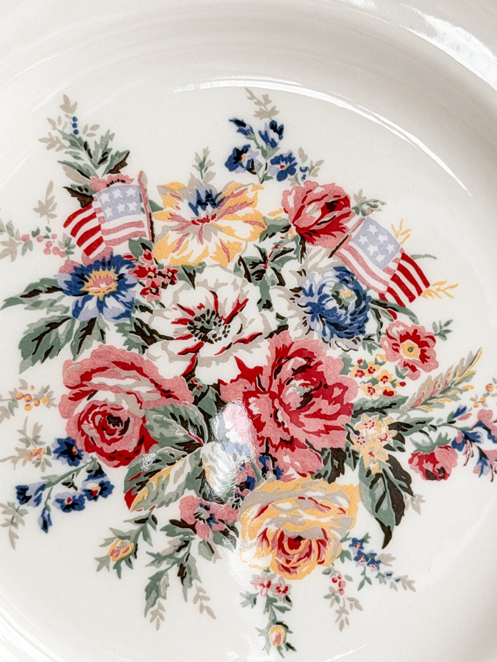 Ralph Lauren Dylan’s Grove Wedgwood 8” Plate Patriotic Floral Made in England