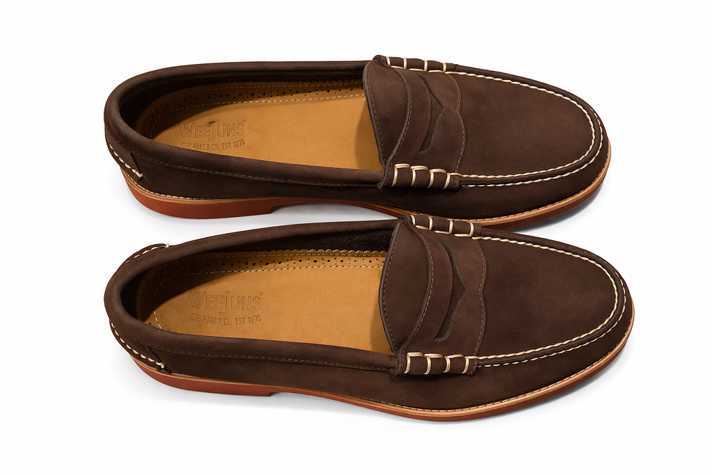 G.H. Bass & Co. - Weejun Nubuck Penny Loafers - Brown
Excellent condition 9