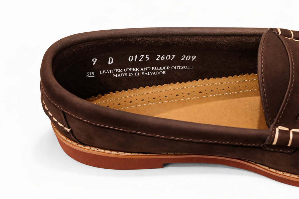 G.H. Bass & Co. - Weejun Nubuck Penny Loafers - Brown
Excellent condition 9