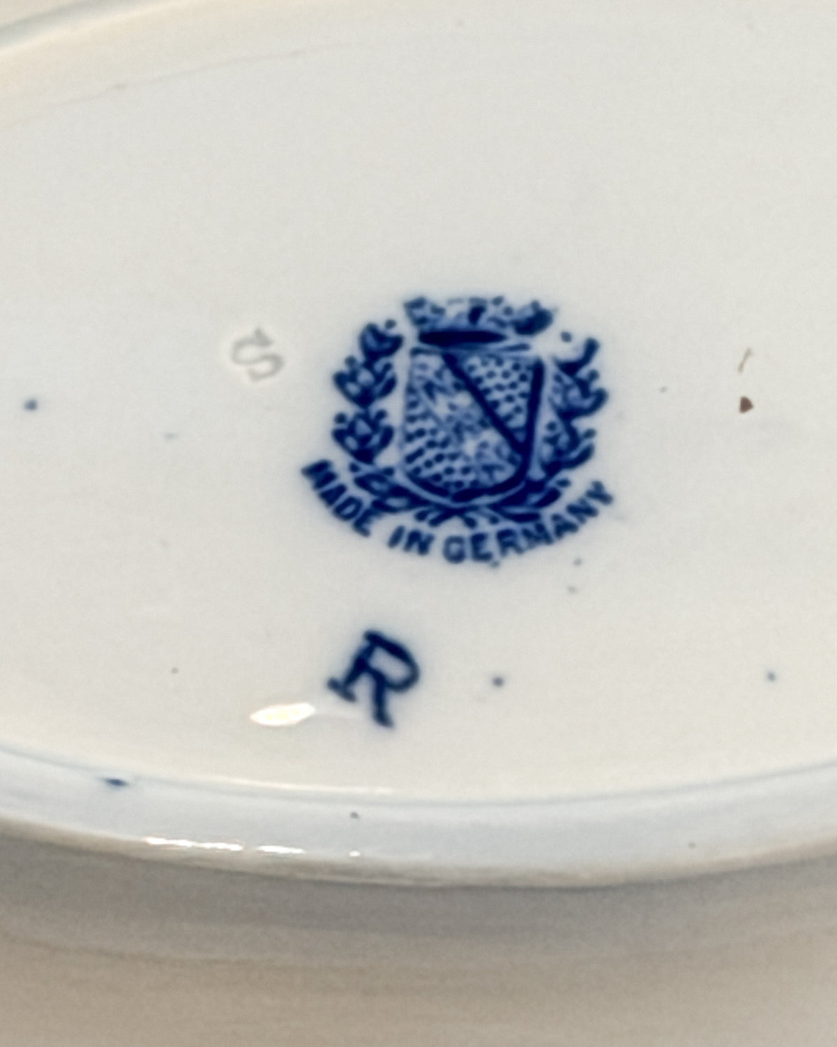 Antique German Flow Blue Persian Moss Serving Dishes with Gold Trim – Blue & White China – Set of 2