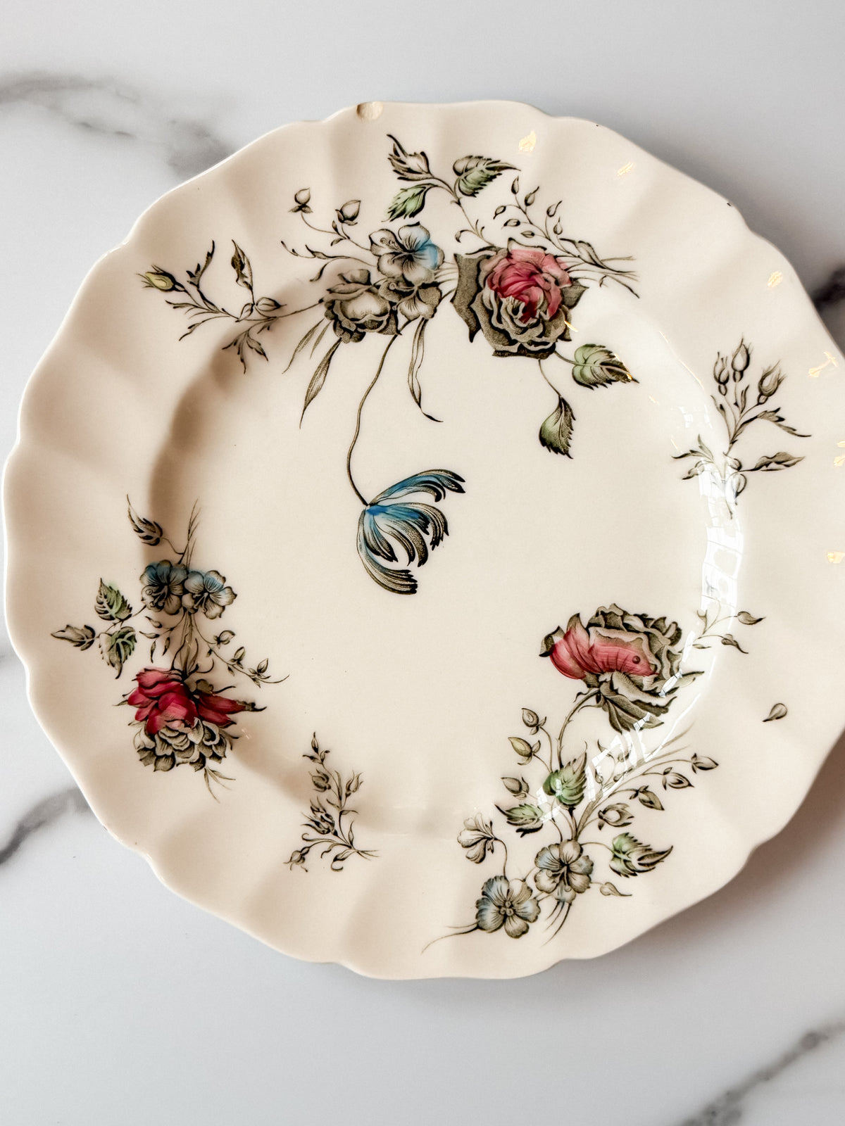 Vintage Johnson Brothers Day in June Multicolor Dinner Plate Floral Made in England 10”