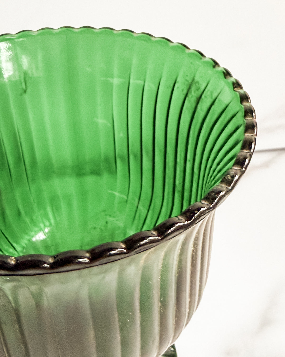 Vintage E.O. Brody Emerald Green Ribbed Pedestal Compote Vase M3000 Cleveland USA