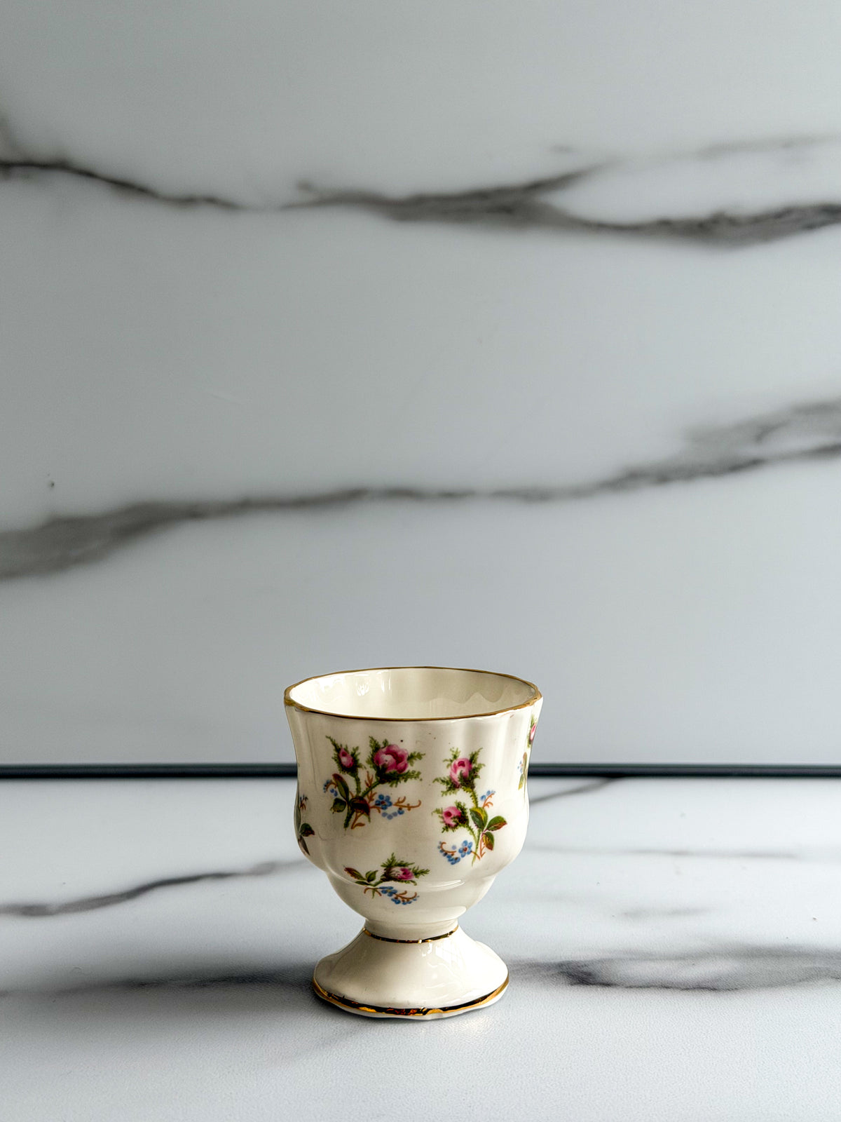 Vintage Royal Albert Winsome Bone China Footed Egg Cup Pink Roses Gold Trim England